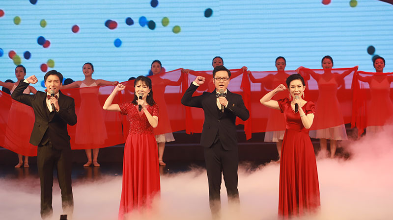 重慶理工大學《百年芳華》。重慶理工大學供圖