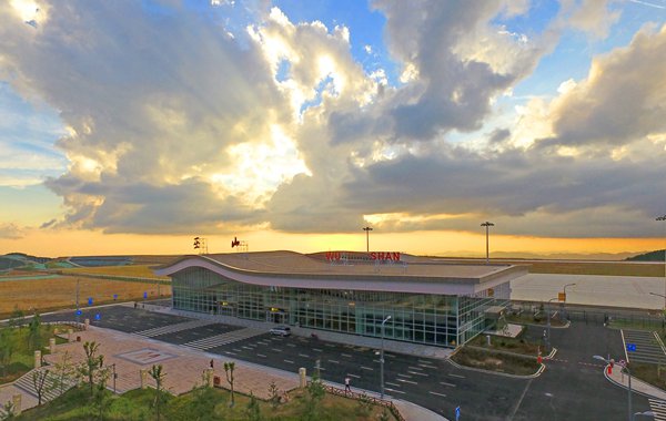 2019年8月16日，素有“云端機場”之稱的重慶巫山機場正式通航。重慶機場集團供圖