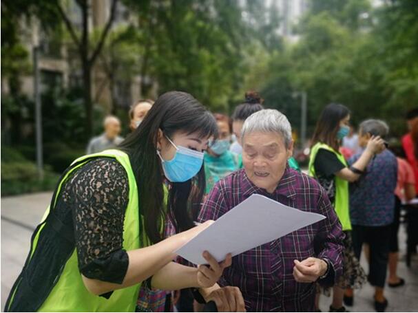 黨員志愿服務活動。江北區國資委供圖