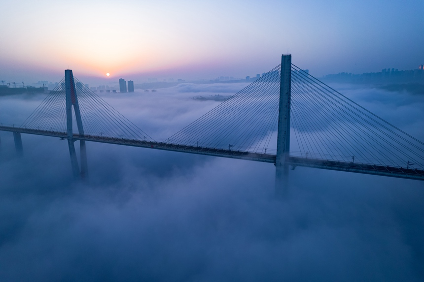 FеĲ̼܉ØͬHЇ˾D