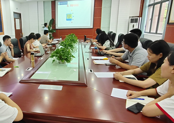 院長說專業。重慶理工職業學院供圖