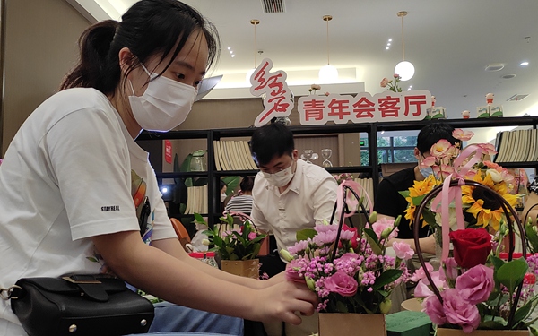 �廨��ӬF���������Fɳƺ�΅^ί���D