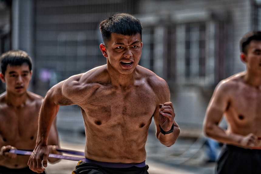 重慶特警綜合實戰演練現場。重慶市公安局供圖