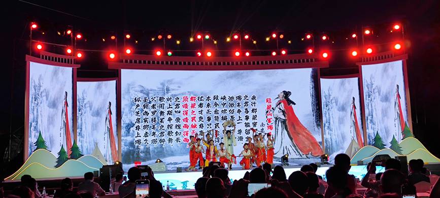 非遺文化節目抬兒調展演—《陸游問路》。張常偉攝