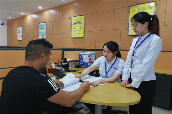 助企紓困。潼南區委宣傳部供圖