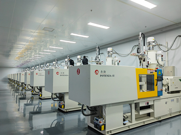 重慶明旭光學科技有限公司生產線。奉節縣委宣傳部供圖