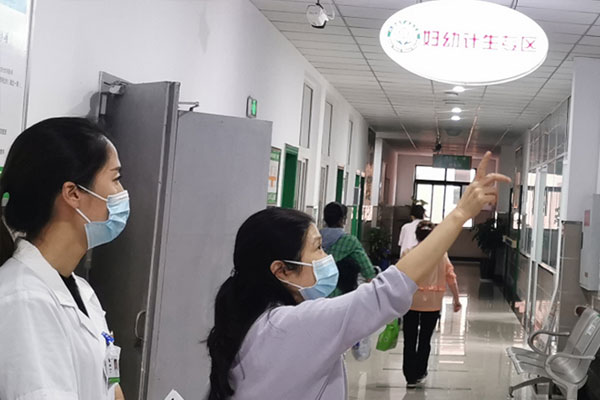 指導基層衛生院婦幼健康部規范化建設。璧山區婦幼保健院供圖