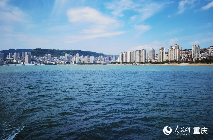 長江重慶萬州段的平湖景觀。人民網記者 張祎攝