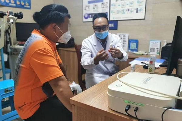 詳細講解。兩江新區第一人民醫院供圖