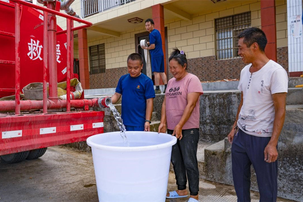 白馬鎮開展送水服務。武隆區白馬鎮供圖