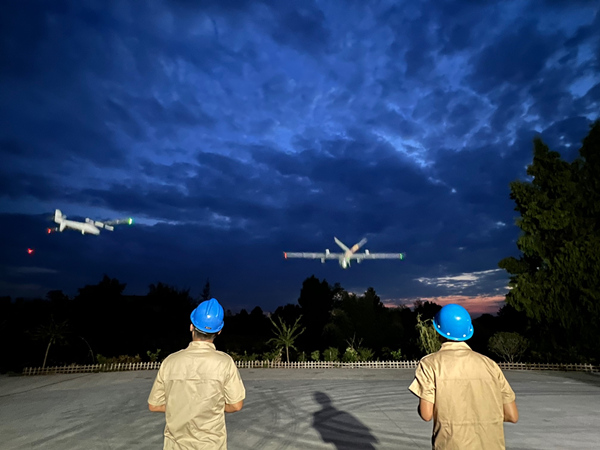 無人機應急防山火巡視作業現場。葉劍鋒攝