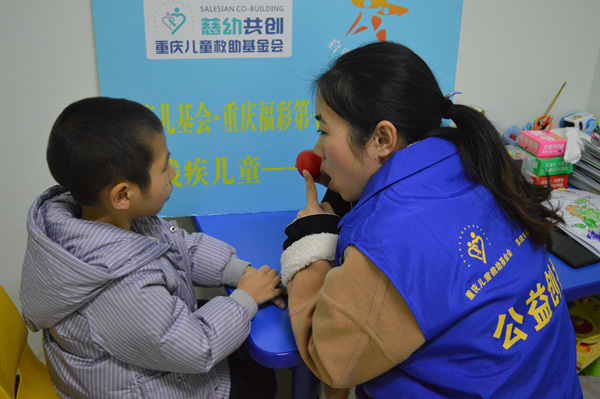 童聲計劃為殘疾兒童開展語音康復訓練。重慶市民政局供圖