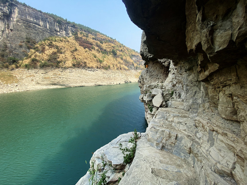 陡峭的烏江棧道。黃河攝