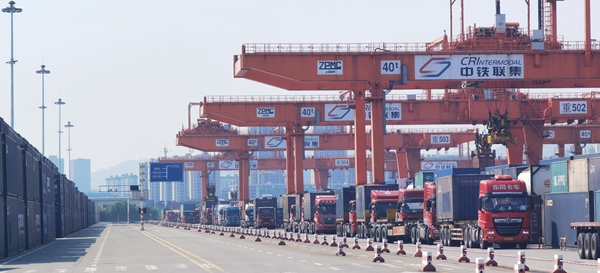 重慶市沙坪壩區團結村車站作業現場。渝新歐公司供圖