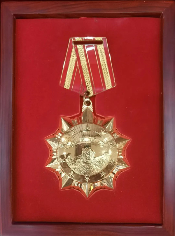 楊雪峰同志“時代楷?！豹務?。資料圖