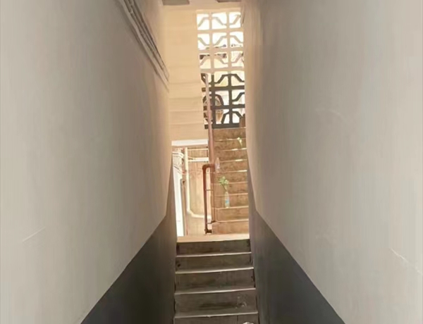 老舊樓道改造后。姜家鎮政府供圖