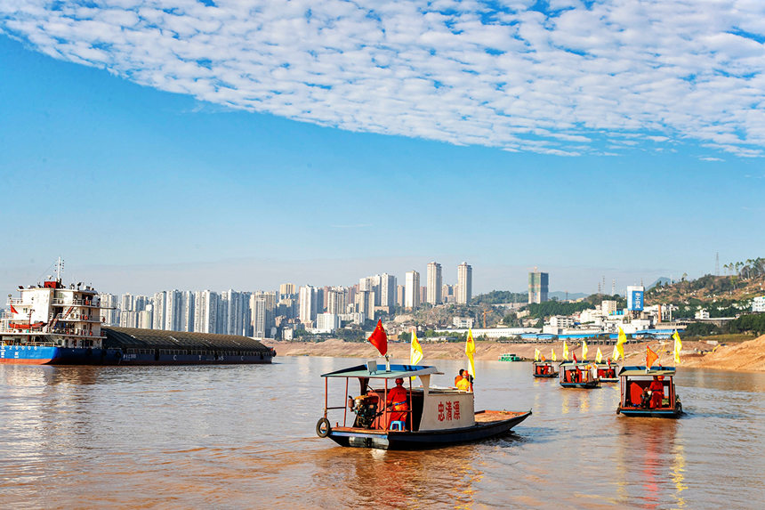 清漂船隊出航清漂。余鴻攝