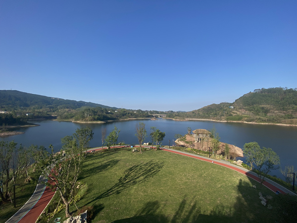 慧谷湖科創小鎮風景如畫。黃河攝