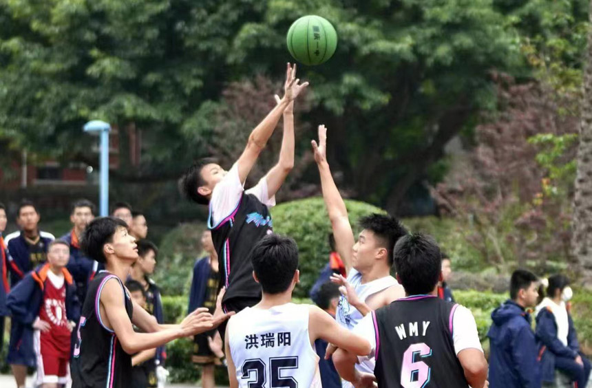 籃球比賽。重慶一中供圖