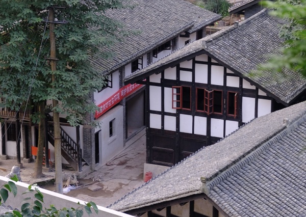 修繕后的下浩里建筑最大程度還原了當初的樣子。南岸區委宣傳部供圖