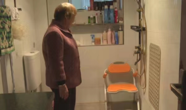 環湖雅居社區居民家中。唐春琳攝