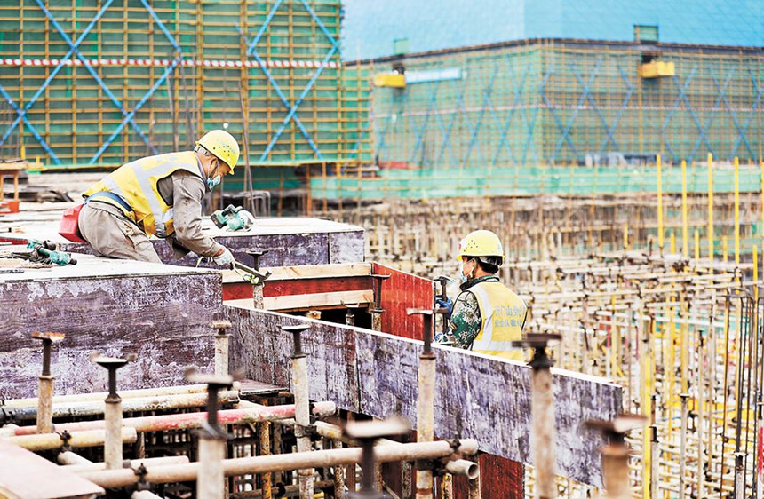 十一月十四日，西部（重慶）科學城科創示范項目一期工程，工人正在加緊施工。首席記者 龍帆 攝/視覺重慶