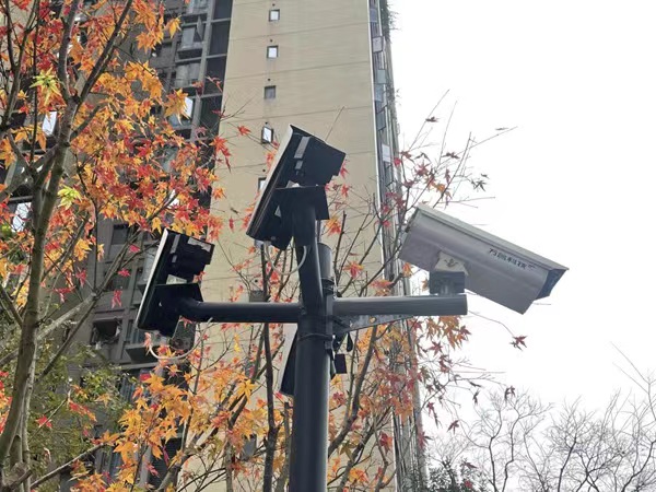 高空拋物監測攝像頭。萬科物業供圖