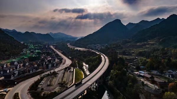 洪安邊城三省風情街項目一景。胡程攝