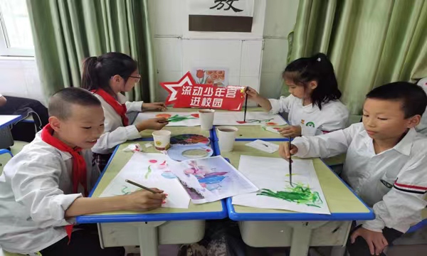 流動少年宮進校園。榮昌區青少年活動中心供圖