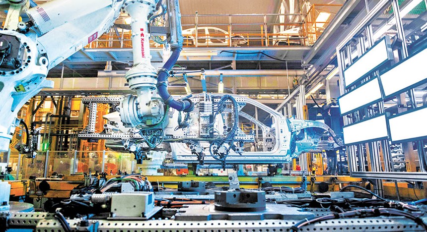 重慶長安兩江工廠焊接車間，車架正在接受視覺檢測機器人的檢測。（攝于七月七日，本報資料圖片）記者 張錦輝 攝\視覺重慶