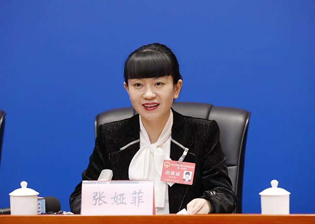 張婭菲代表。石濤攝