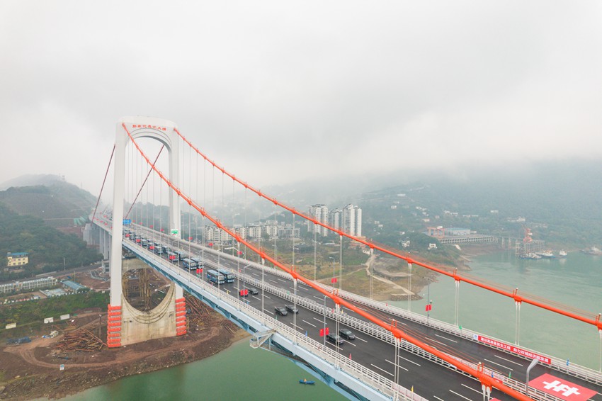重慶郭家沱長江大橋。鄒樂攝