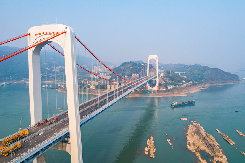 重慶郭家沱長江大橋。鄒樂攝