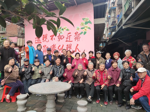 祥和互助的鄰里氛圍。人民網 馮文彥攝