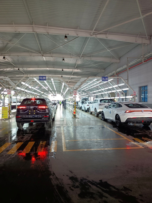 長安汽車完成生產下線。企業供圖