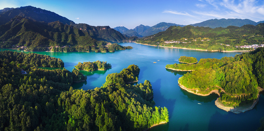 重慶武隆芙蓉湖國家濕地公園。