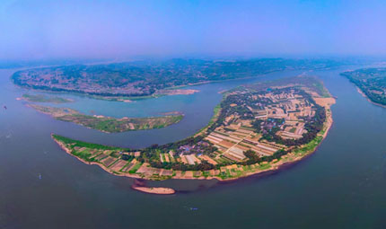                                           重慶江津：筑牢“綠色屏障” 打造綠色家園                            胡虹 帥約鑫 2023年02月21日                              江津區是長江進入重慶市的第一區，轄區有重慶境內最長的127公里長江岸線。近年來，江津區堅持生態優先、綠色發展，全面筑牢“綠色屏障”，培育壯大“綠色產業”，加快打造“綠色家園”，扎實推進生態美、產業興、百姓富有機統一，努力把127公里長江江津段建成最美岸線。                【詳細】                           