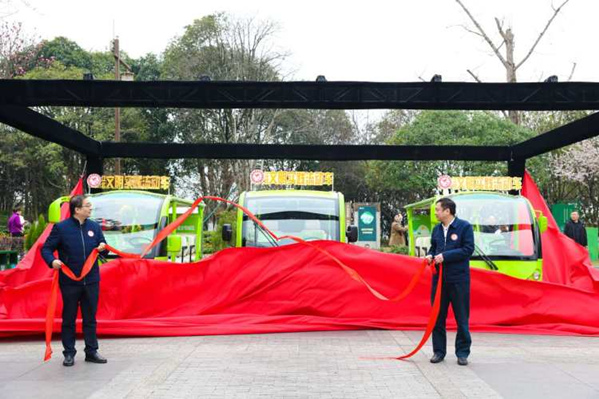 活動現場為江北區文明實踐流動車揭幕。江北區委宣傳部供圖