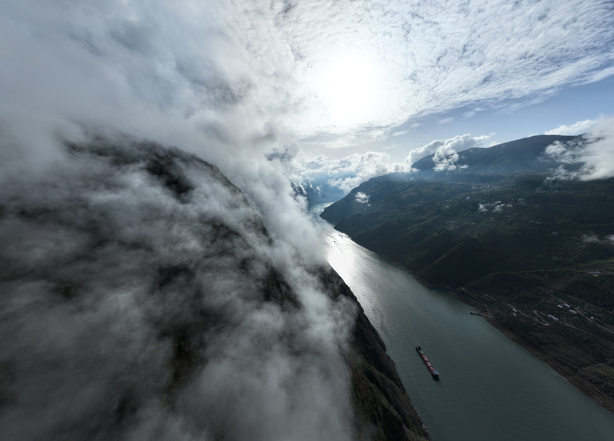 雨過天晴后的巫峽景色。譚瑜州攝