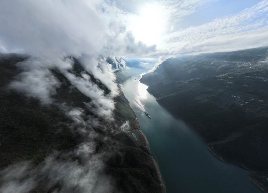 雨過天晴后的巫峽景色。譚瑜州攝