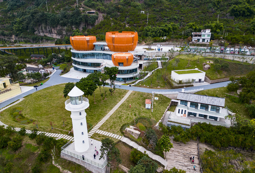 小桔燈。冉孟軍攝