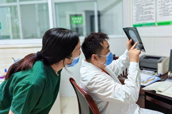 口腔疾病診療服務。璧山區人民醫院供圖