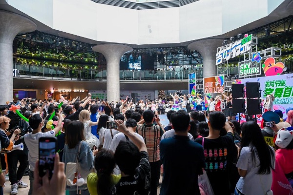 重慶方圓LIVE開業現場。重慶方圓LIVE供圖