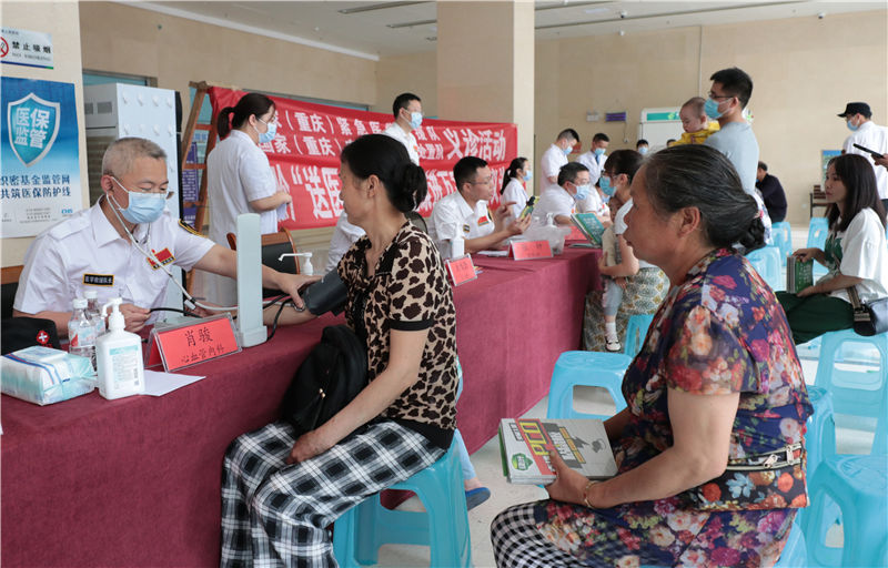 在丹寨縣人民醫院義診。黃楓攝