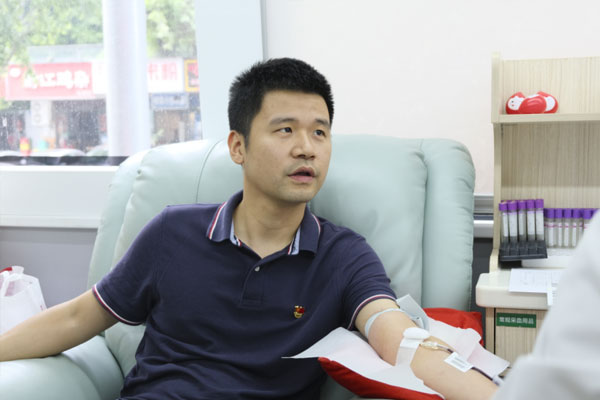 無償獻血現場。