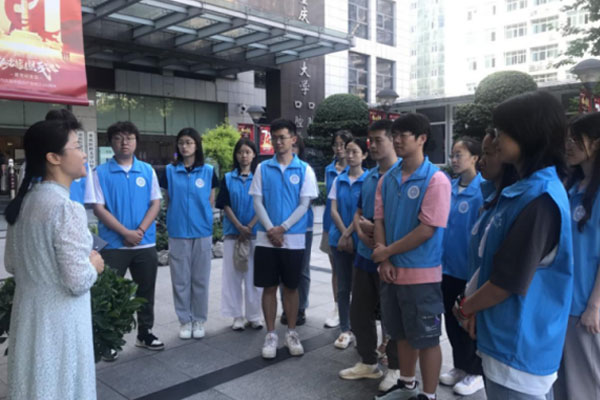 動員會上。重醫附屬口腔醫院供圖