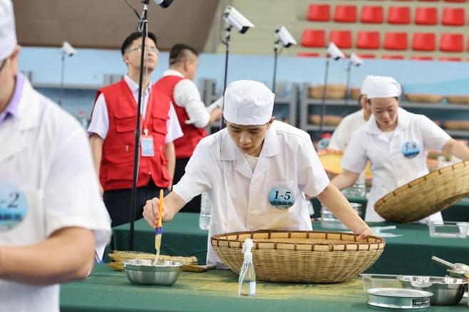 比賽現場。桐君閣藥廠供圖