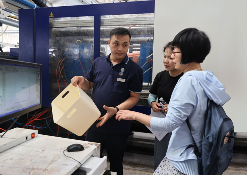 采訪團在重慶大足區了解當地產業發展。曾英豪攝