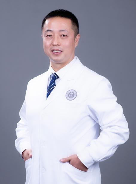 李新，重慶松山醫院泌尿疾病科，副主任醫師、醫學博士、博士后