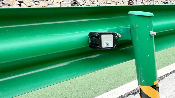 智慧護欄傳感器。羅韋寧攝